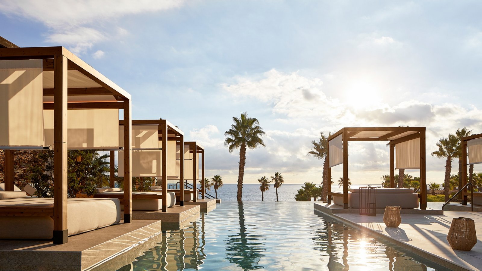 In der exklusiven Gegend von Macenas gelegen, bietet diese Wohnanlage eine Auswahl von 86 Immobilien, die für den Genuss von Meerblick konzipiert sin In der exklusiven Gegend von Macenas gelegen, bietet diese Wohnanlage eine Auswahl von 86 Immobilien, die für den Genuss von Meerblick konzipiert sin