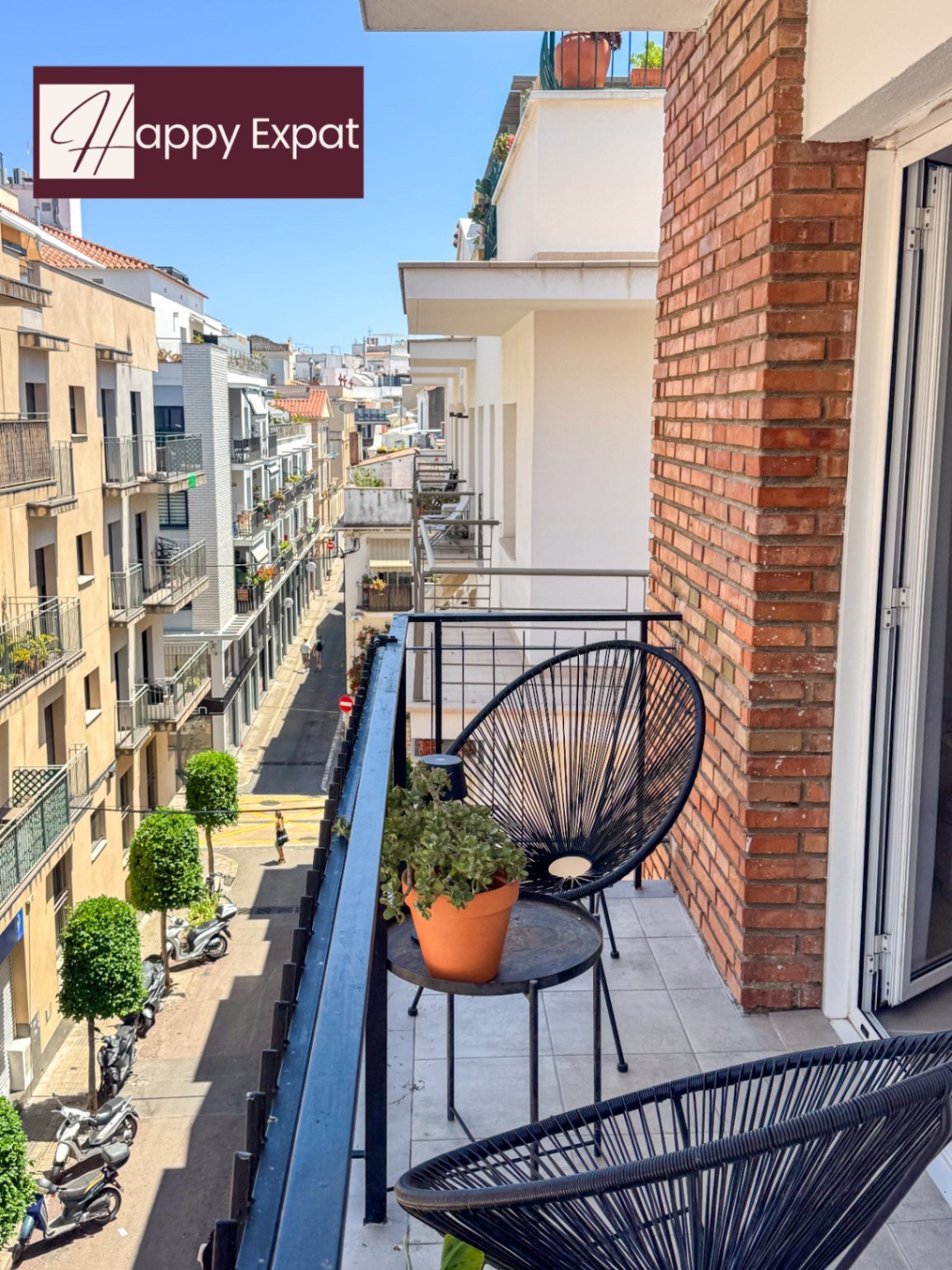 Suchen Sie ein Zuhause mitten im Zentrum, aber ohne Lärm? Diese wunderschön renovierte Wohnung bietet das Beste aus beiden Welten.
Mit 79 m² Baufläche Suchen Sie ein Zuhause mitten im Zentrum, aber ohne Lärm? Diese wunderschön renovierte Wohnung bietet das Beste aus beiden Welten.
Mit 79 m² Baufläche