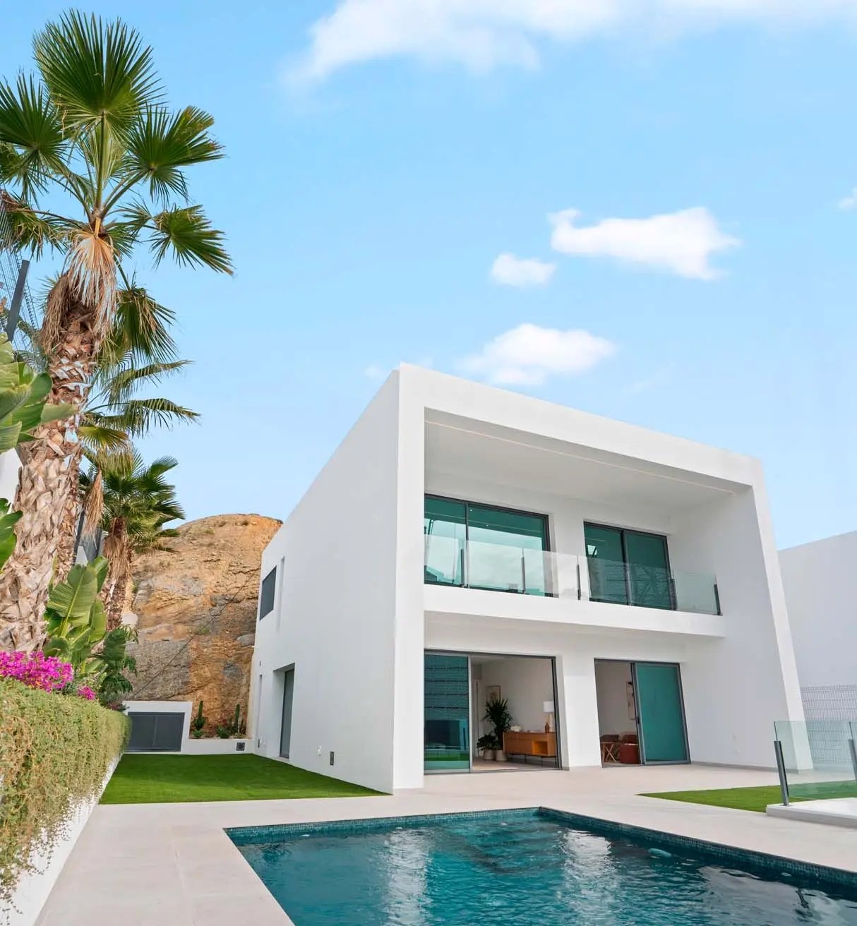 Ubicadas en la vibrante ciudad de Benidorm, estas exclusivas villas ofrecen un entorno de lujo y comodidad. Con solo seis propiedades disponibles, ca Ubicadas en la vibrante ciudad de Benidorm, estas exclusivas villas ofrecen un entorno de lujo y comodidad. Con solo seis propiedades disponibles, ca