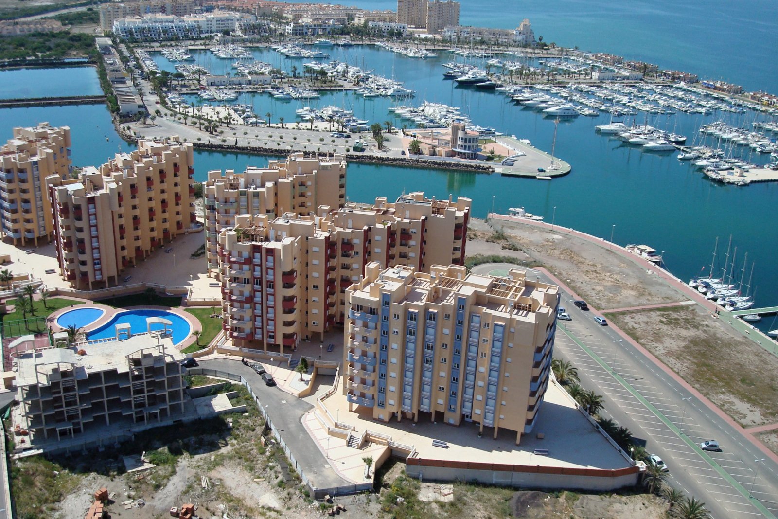 In der schönen Region Murcia gelegen, bietet diese Wohnanlage eine Auswahl von 49 Wohnungen, die für unterschiedliche Bedürfnisse konzipiert sind. Di In der schönen Region Murcia gelegen, bietet diese Wohnanlage eine Auswahl von 49 Wohnungen, die für unterschiedliche Bedürfnisse konzipiert sind. Di