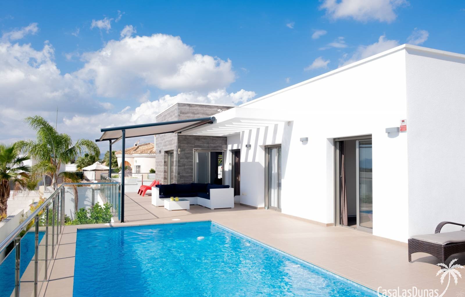 Luxuriöse Ferienvilla in der Nähe von La Marina mit privatem Pool und atemberaubender Aussicht
Profitieren Sie von einem befristeten Rabatt von 10
Luxuriöse Ferienvilla in der Nähe von La Marina mit privatem Pool und atemberaubender Aussicht
Profitieren Sie von einem befristeten Rabatt von 10