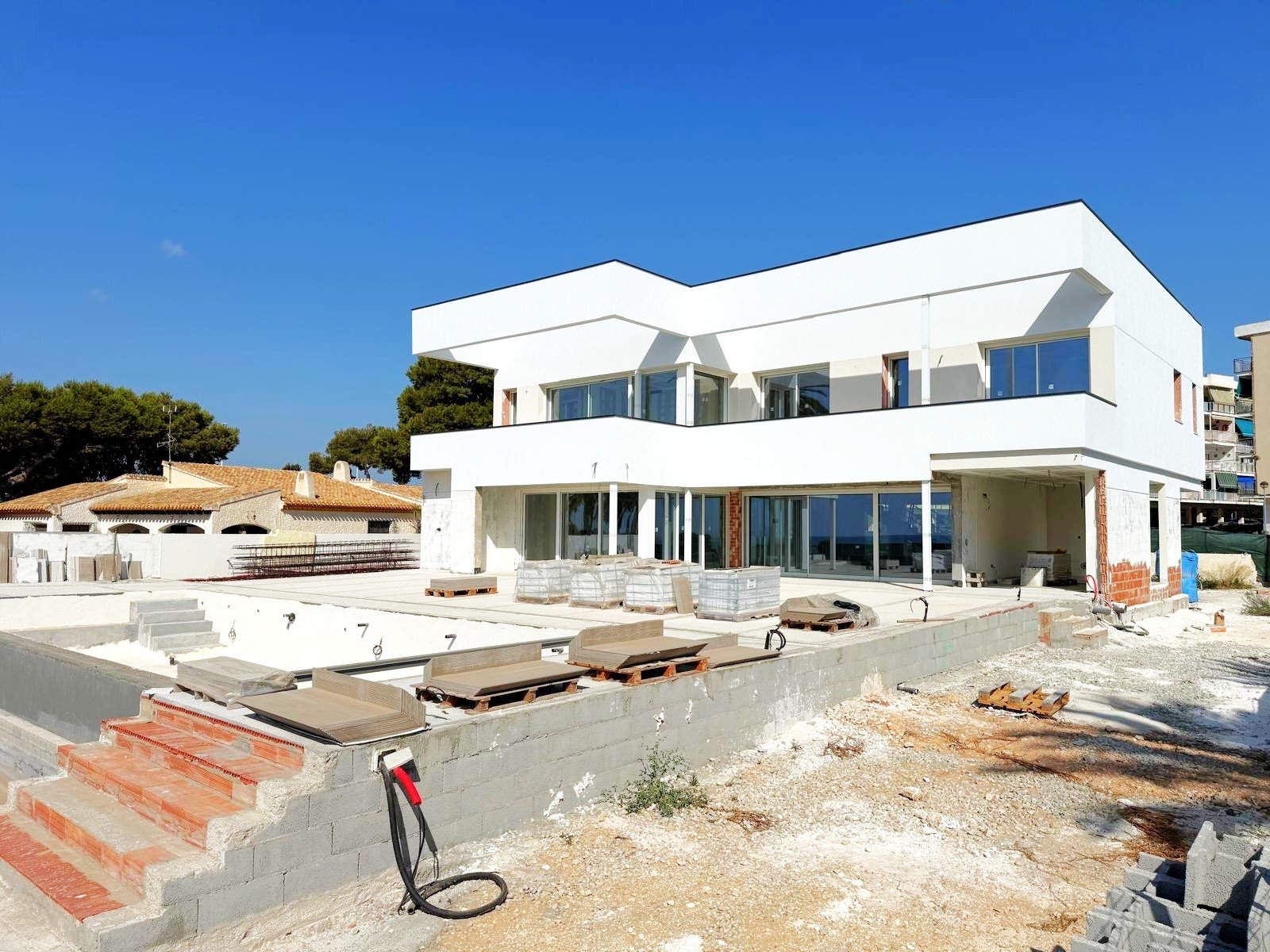 First line luxury villa under construction in Punta Prima
The first line plot of 1100 m2 with superb views over the Mediterranean sea
First line luxury villa under construction in Punta Prima
The first line plot of 1100 m2 with superb views over the Mediterranean sea