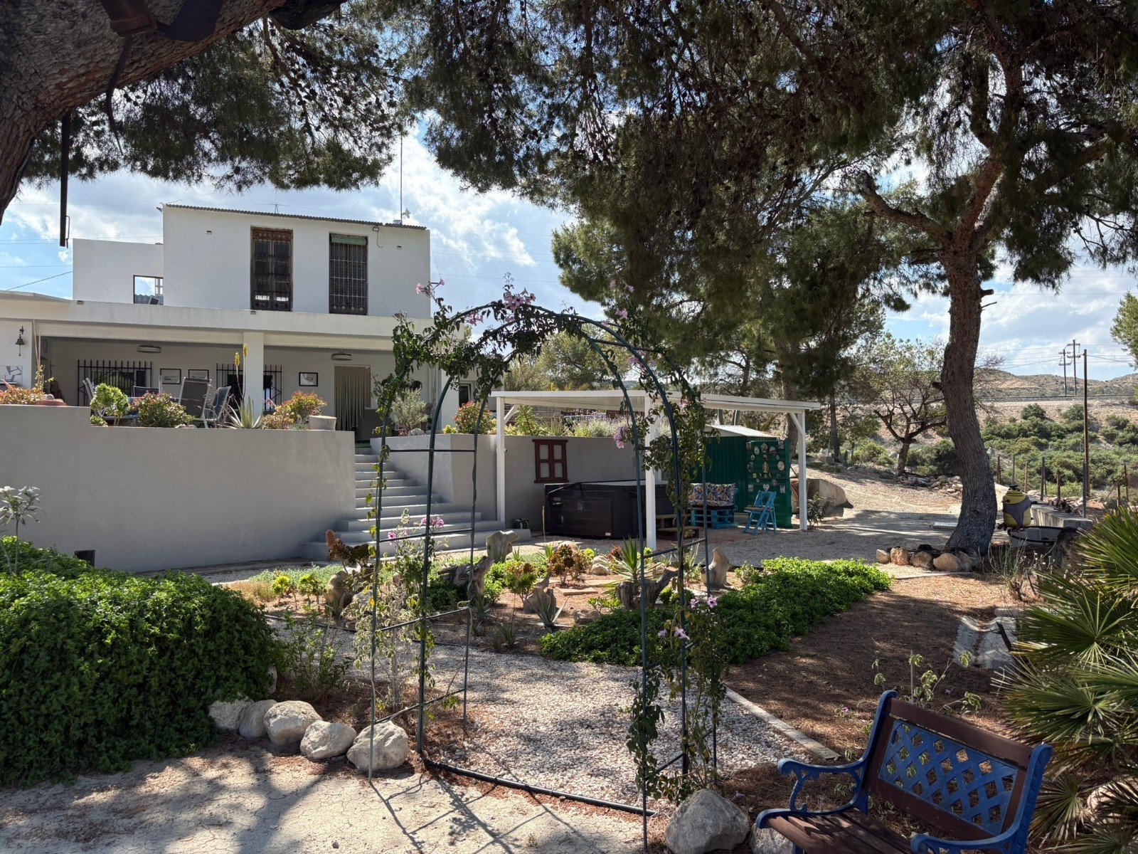Renovated 4-Bedroom Country Villa Near Elche & Aspe
Set in a countryside location on the outskirts of Elche, thi Renovated 4-Bedroom Country Villa Near Elche & Aspe
Set in a countryside location on the outskirts of Elche, thi