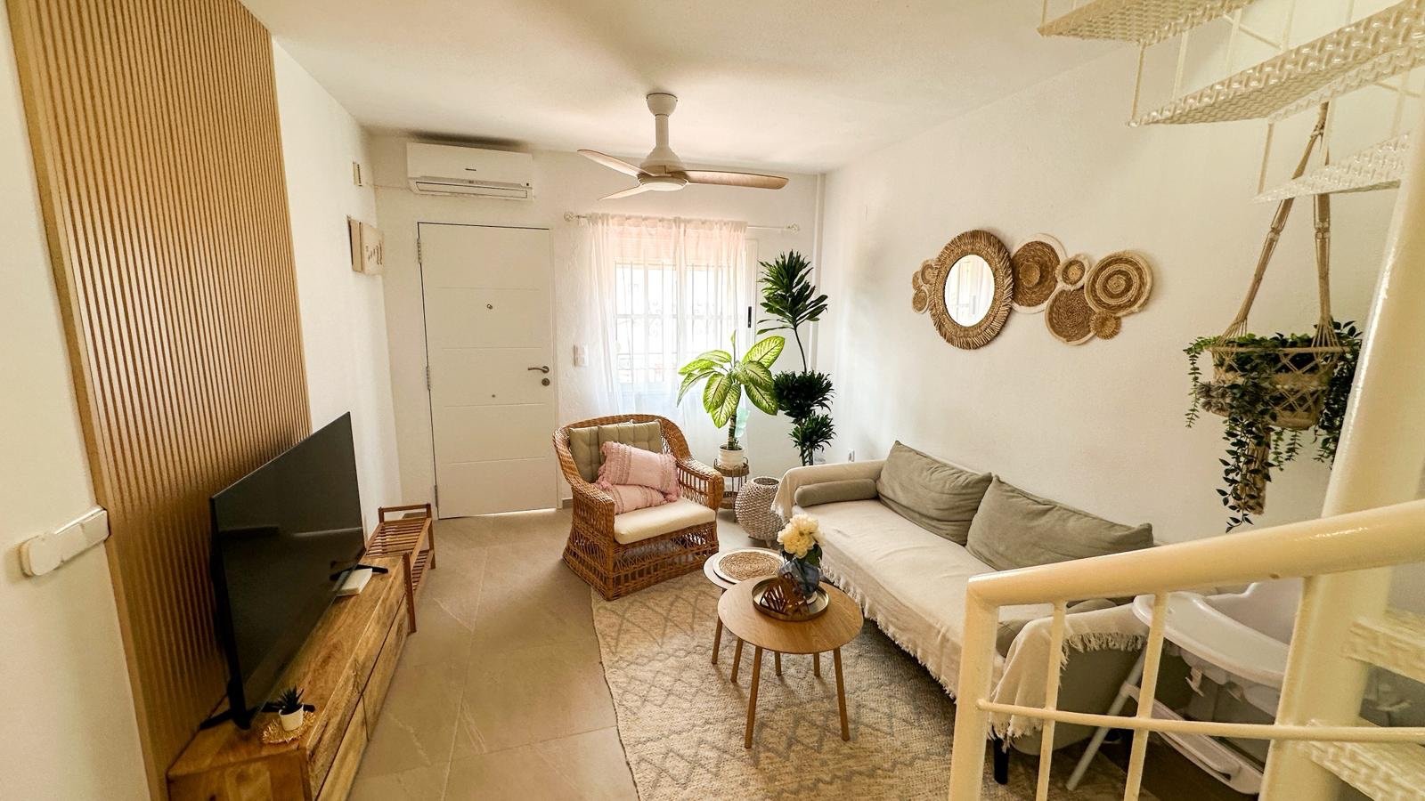 Willkommen in dieser einladenden Wohnung im Herzen von Playa Flamenca, ideal gelegen, nur 10 Gehminuten vom beliebten Einkaufszentrum La Zen Willkommen in dieser einladenden Wohnung im Herzen von Playa Flamenca, ideal gelegen, nur 10 Gehminuten vom beliebten Einkaufszentrum La Zen